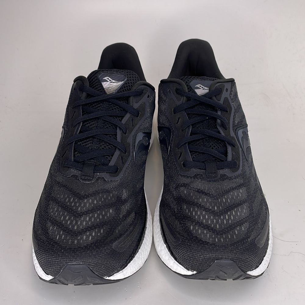 Saucony Triumph 19 black size 12.5 - Picture 2 of 7